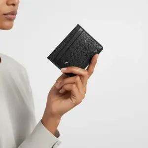 메종 마르지엘라 마르지엘라 스티치 클래식 지갑 SA1VX0006 P4455 T8013