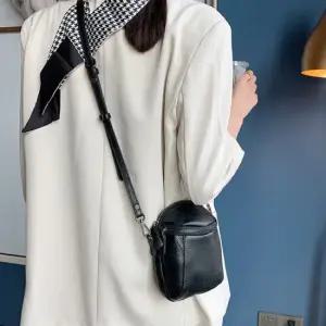 [디어백] 지퍼 라운드 미니 크로스백 UN1039