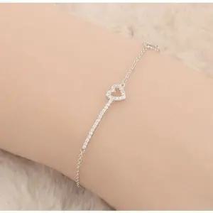 [하프클럽/셀러허브_여성트랜드패션]ONM (국내제조) HEART 실버 은팔찌(17cm 3cm)