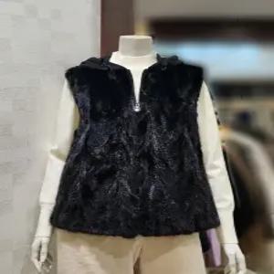 [벨라디터치] V9E4VT26 니트 후드 탈부착 밍크조끼