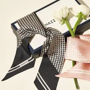 [헤지스](대구신세계)[SILK100%] 블랙 하운드투스 쁘띠 실크 스카프 HISC4F900BK