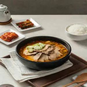 추추얼큰돼지국밥 500g 6팩 돼지고기 수육이 가득