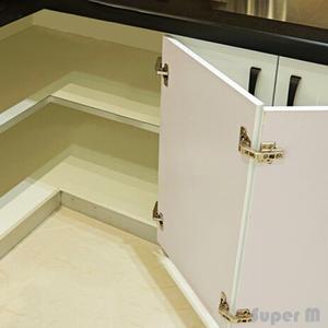 싱크대 코너 경첩 자투리공간 가구문 힌지 연결 문주 부자재 붙박이장 공간활용 도어경첩135도 2pcs