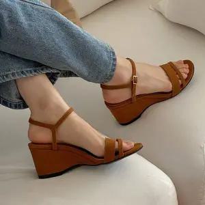 [하프클럽/]스트랩 가보시 통굽 샌들힐(6cm)