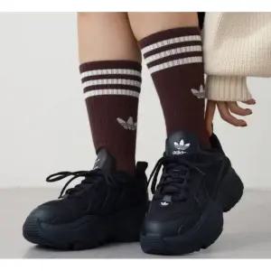 [정품] 아디다스 오즈가이아 키높이 여성 운동화 블랙 올검 IG6045 JQ4110
