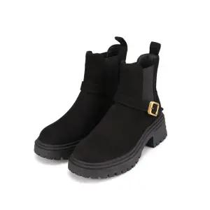 [GS 단독] 바바라 양가죽 베이직 버클 포인트 여성 앵클 부츠 6cm_AAH864BK