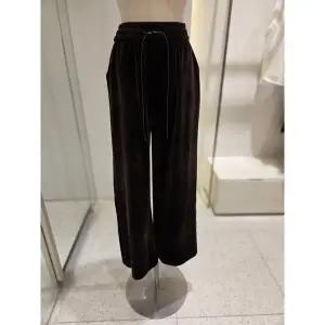 [SOUP](신세계 사우스시티) 벨벳 와이드 팬츠 (SBALP36)