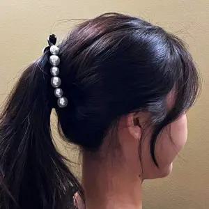 [콩심팥심]바나나핀 올림머리 반묶음 진주 블랙