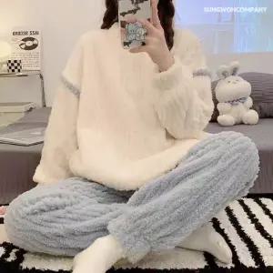 이너퀸 프리수 여성용 루즈핏 웨이브 물결 골지 스트라이프 패턴 투톤 라인 수면 밍크 극세사 잠옷 홈웨어 이지웨어 상하의 세트 블루웨이브세트