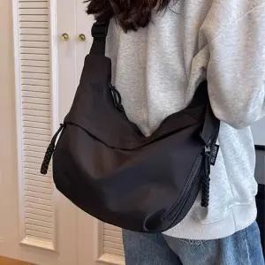 캐주얼 크로와상백 반달백 여행 데일리