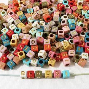 비즈아이 [678-56]알파벳비즈 아크릴이니셜 사각이니셜 6mm 웜톤믹스/골드알파벳 ,10g(약65개)