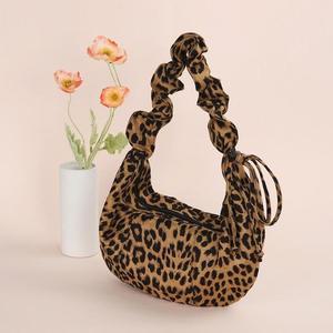 레오파드 가볍고 편안한 호피호보백 개성있는 결혼식 단정한코디