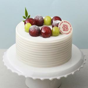 [파리바게뜨] 우유퐁당 생크림케이크 1호(거봉&청포도
