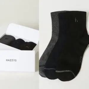 [헤지스]블랙 로고자수 면혼방 남성중목양말3종세트 HJSS5F300BK_s