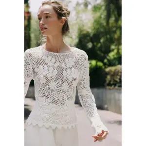 [정품] 자라 긴팔 롱슬리브 맨투맨 니트 ZARA 자수 레이스 탑 - 화이트