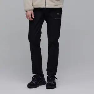 [내셔널지오그래픽]내셔널지오그래픽 N233MPT010 포디아 기본핏 팬츠 CARBON BLACK