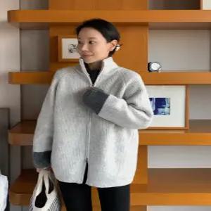 오트그레이 배색 하이넥 니트 집업 (one color)