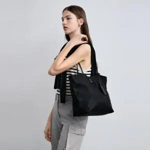 [루즈앤라운지](강남점)코모도 쇼퍼 V자카드  RA2F3ABG411KP1BK