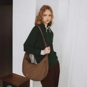 클래식 로고 세미오버핏 후디 5160 포레스트