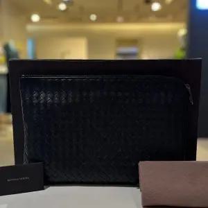 [대구백화점] [보테가베네타]인트레치아토 도큐먼트(케이스 클러치 406021)