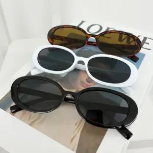 남녀공용 3컬러 타원형 패션 선글라스 가볍고 힙한