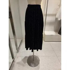 [SOUP](신세계 사우스시티) 벨벳 플라워 밴딩 스커트 (SBBSR30)