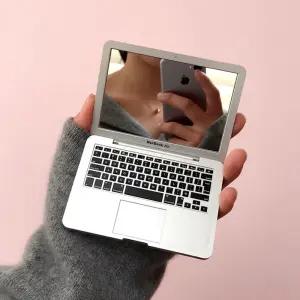 맥북 노트북 접이식 거울 미니 사각 손거울 쓸데없는 재미있는 웃긴선물 킹받는 무쓸모 웃긴 선물