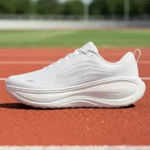 나이키 보메로 플러스 남성 러닝화 화이트 HV8150-102