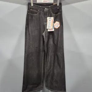 [잠뱅이]여성)양모 블랙 불변 밴드 포인트라벨 루즈핏 와이드 데님팬츠/AP4DT