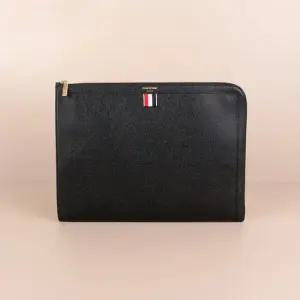 삼선탭 도큐먼트 라운드 남성 클러치백 블랙 MAC074A 00198