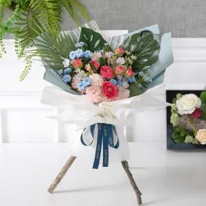 장미 조화 꽃다발 바렌티스탠드 50cm 인테리어 꽃 선물 장식 기념일 졸업식 발표회 학예회