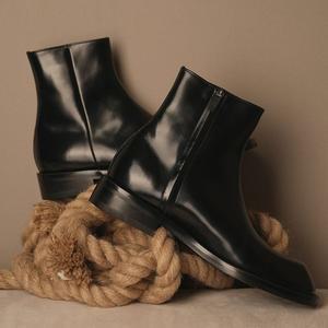 [플랩에프] 코너 스퀘어 첼시부츠 BK