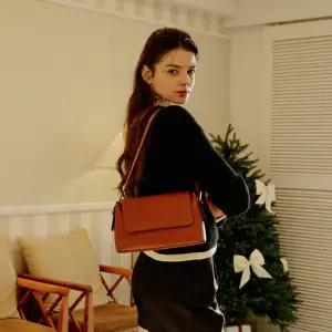 모니카 바게트백 브라운 AP15-2170-BW