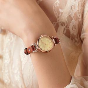 [카시오]쥴리어스 여성시계 가죽밴드 원형 손목시계 3종