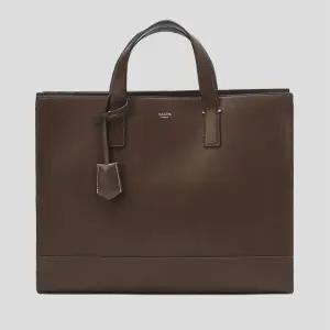 [헤지스](대구신세계)[15인치 노트북 수납가능][선물추천][소량재고] 브라운 로고배색 가죽 서류가방 HJ...