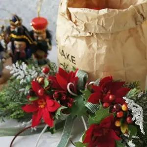 크리스마스 분위기가 나는 포인세티아 가렌더 리스 조화가렌더 조화볼가렌더 갈란드 꽃가렌더