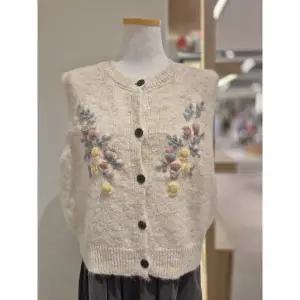 [러브앤쇼](타임스퀘어점패션관)단추 플라워 니트 베스트 (GCFJGKV02)