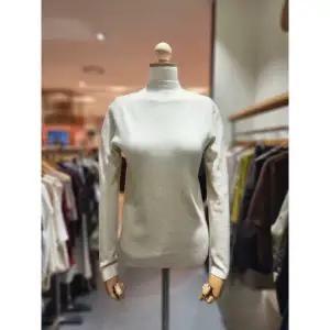 [러브앤쇼](천안아산점)홀가먼트 울믹스 니트탑 GCFJGKT11