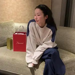 [메이비베이비] [Dearest] Public Sweatshirt (오트밀)