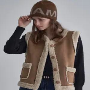 [르니앤맥코이]아웃포켓 페이크 양털 무스탕 베스트 LM12MV700L