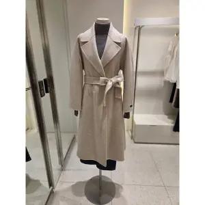 [SOUP](신세계 사우스시티) 테일러드 롱 핸드메이드 코트 (SBBHC89)