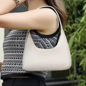 캐주얼 데일리 패션 여성 반달 호보 숄더백 미듐크로스백
