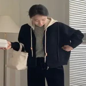 누베 절개라인 니트 집업 자켓 (one color) 후드탈부착가능!