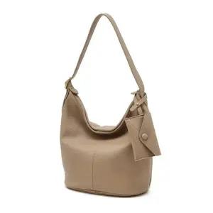 [헤지스](대구신세계)베이지 단색 가죽 크로스백 HIBA5F867I2