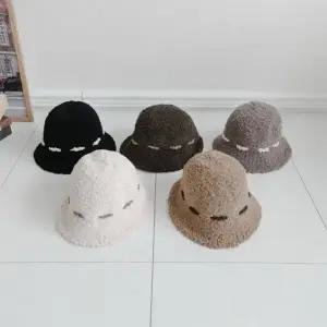 [하프클럽/]여성 리본 장식 뽀글이 버킷햇 배색 니트 겨울 소프트 모자