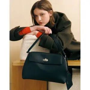 [NS홈쇼핑]JABA6E103 질스튜어트[AUBE] 블랙 가죽 오브 장식 숄더백M[35575315]