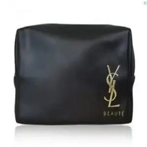 입생로랑뷰티/ 입생로랑 골드로고 블랙사각파우치