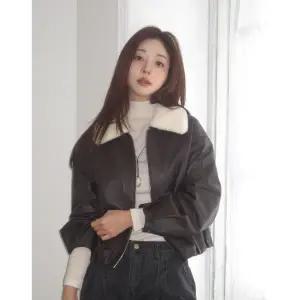 셀렙샵에디션 25FW 유럽산램스킨 양모카라 구스다운 1126081