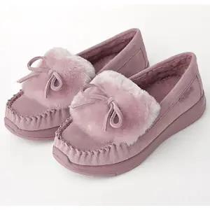 [롯데백화점]베어파우 [여성] CAROL 캐롤 4CM 소가죽 리본 방한 모카신 핑크베이지 3999266QD-W