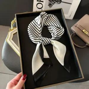 사계절 로맨틱 여성용 실크 스카프 정사각형 머플러